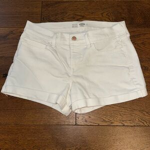 Old Navy Semi-Fitted Stretch White Denim 3” Shorts- size 8